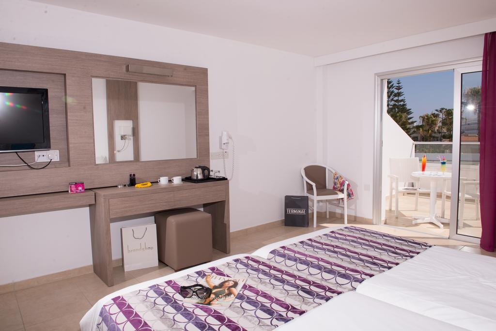 New Famagusta Hotel & Suites Ayia Napa Room photo